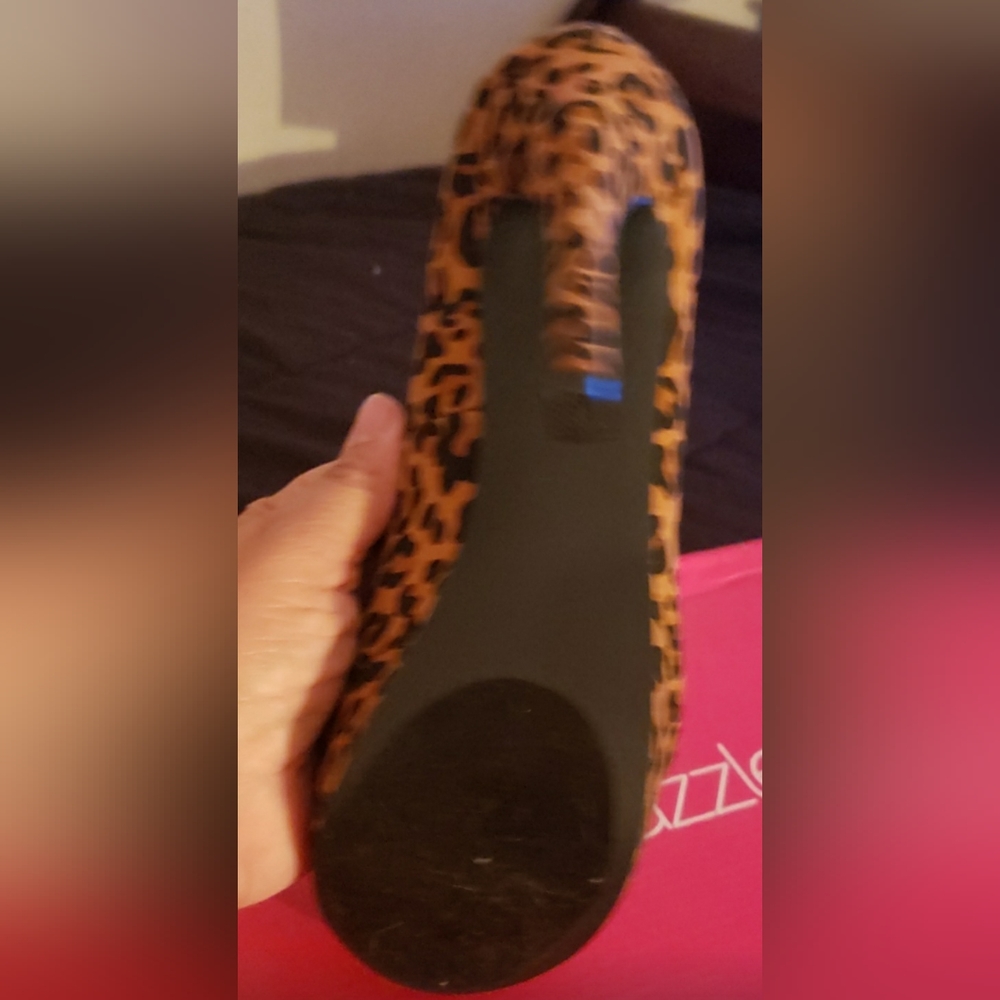 Shoe Dazzle Animal Print Suede platform pumps - Picture 6 of 7